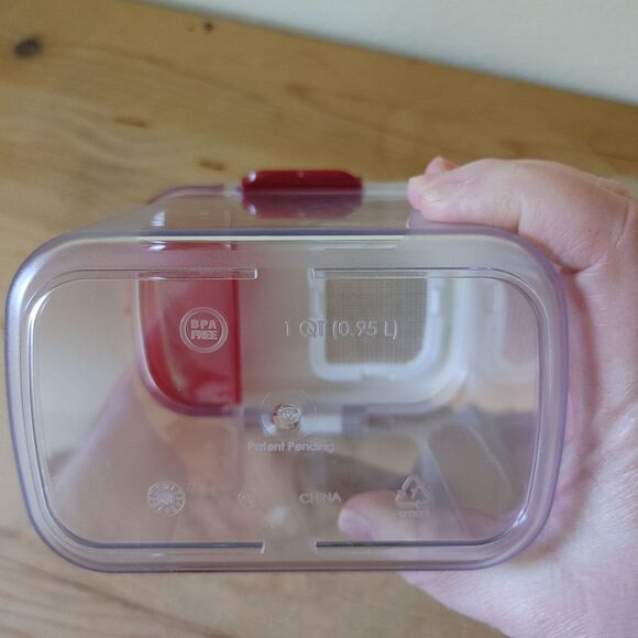 Progressive Powdered Sugar Keeper EUC red lid clasp - Picture 2 of 3